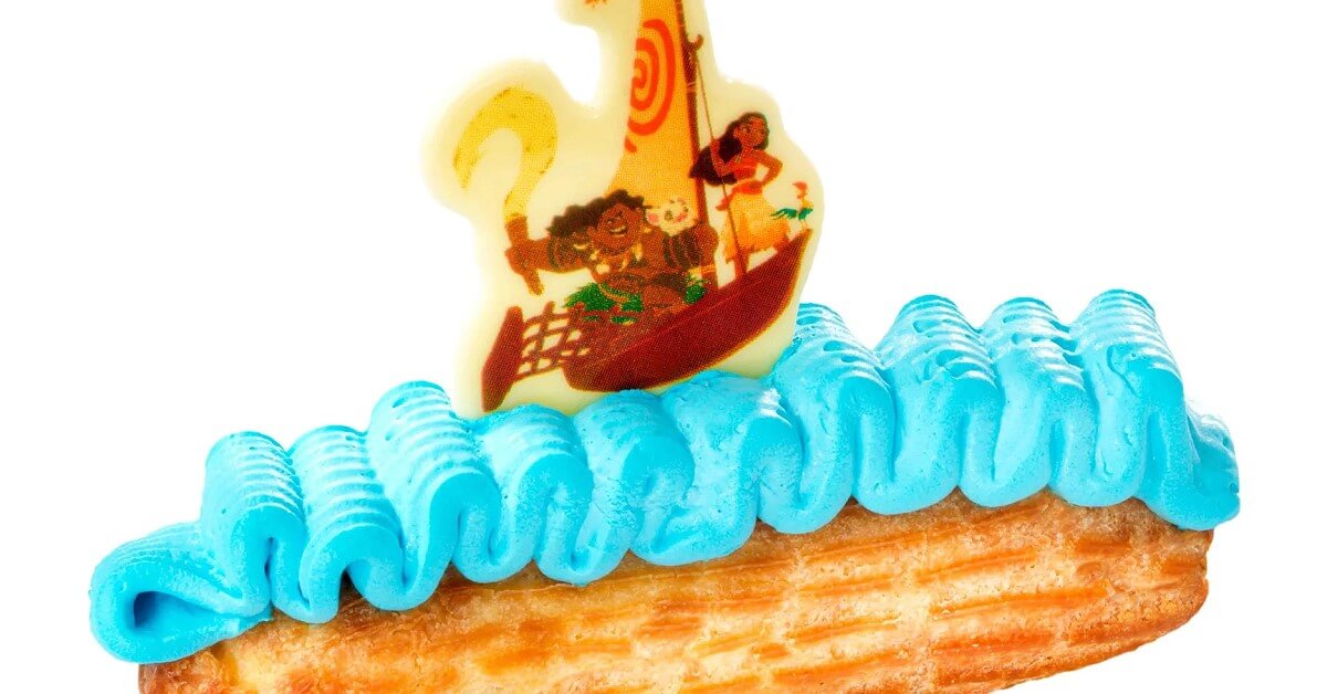 Vaiana Snack Eclair mit hellblaubem Creme-Überzug und einer Oblate mit Vaiana-Motiv