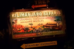 Schild zur Kilimanjaro Safaris