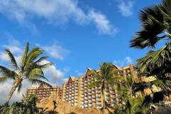 Blick auf Pool und Hotel in Disney's Aulani