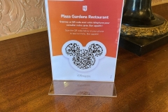 Über einen QR Code am Eingang kann man die Speisekarte des Restaurants einsehen