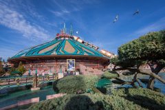 Blick auf das Gebäude von Space Mountain