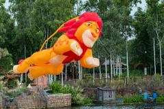 Simba bei der Disney KiteTails Show