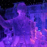 Walt Disney als Eisskulptur