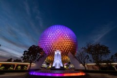 Epcot: Eingang bei Dunkelheit