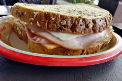 Sandwichmit Schinken und Käse