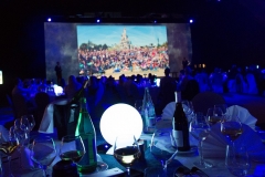 Gala Dinner im Hotel New York mit einer Präsentation auf großer Leinwand