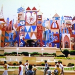 Die besonders bunte Version in Tokyo Disneyland