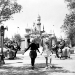 Mickey und Donald am Eröffnungstag von Disneyland