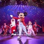 Mickey Mouse tanzt im Konfettiregen