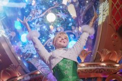 Tinkerbell wird bei Mickey's Dazzling Christmas Parade zu sehen sein