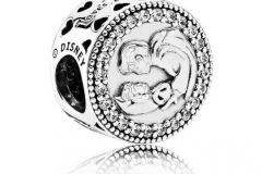 Pandora Charm mit dem Bild von Schneewittchen und ihrem Prinzen