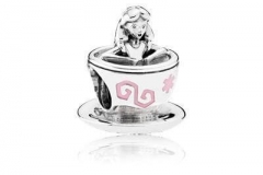 Alice in der Teetasse Charm