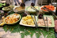 Salatbuffet mit gemischten Salaten