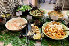 Salatbuffet mit gemischten Salaten