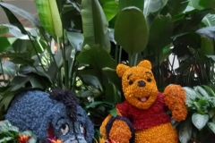 Winnie Puuh und I-Aah als Blumenfiguren