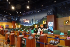 Kassenbereich im Inneren des Disney Store