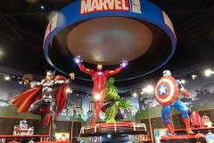 Marvel Superhelden Figuren im Disney Store Shanghai