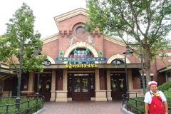 Mickey & Pals Market Cafe