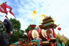 Paradenwagen mit Feuer