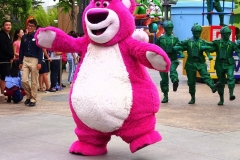 Lotso Huggin Bear bei der Parade in Shanghai