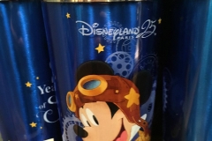 Blauer Thermobecher mit Mickey Mouse Motive