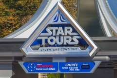 Star Tours Eingangsschild mit Wartezeitanzeige