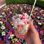 Easter Sundae mit Souvenir Cup