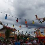 Lichterkette und Toy Story Land Dekoration