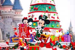 Paradenwagen mit Weihnachtsbaum & Mickey Mouse