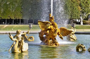 Der Drachenbrnnen im Park von Schloß Versailles