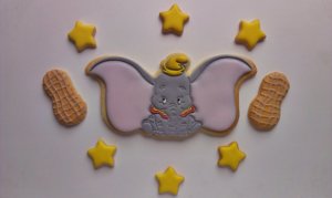 Dumbo mit Sternen und seinem Lieblingsfutter ;)