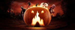 Werbegrafik für Halloween mit einem großen Kürbis, hinter dem sich einige Disney Villains verstecken