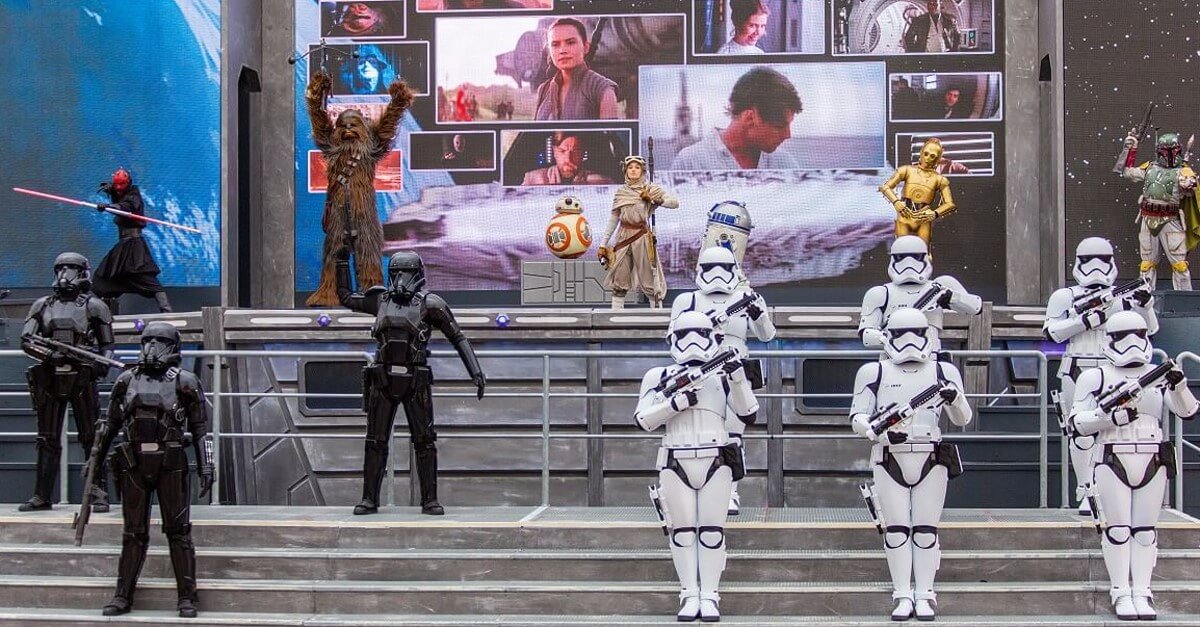 Stormtrooper und Star Wars Helden gemeinsam auf der Bühne