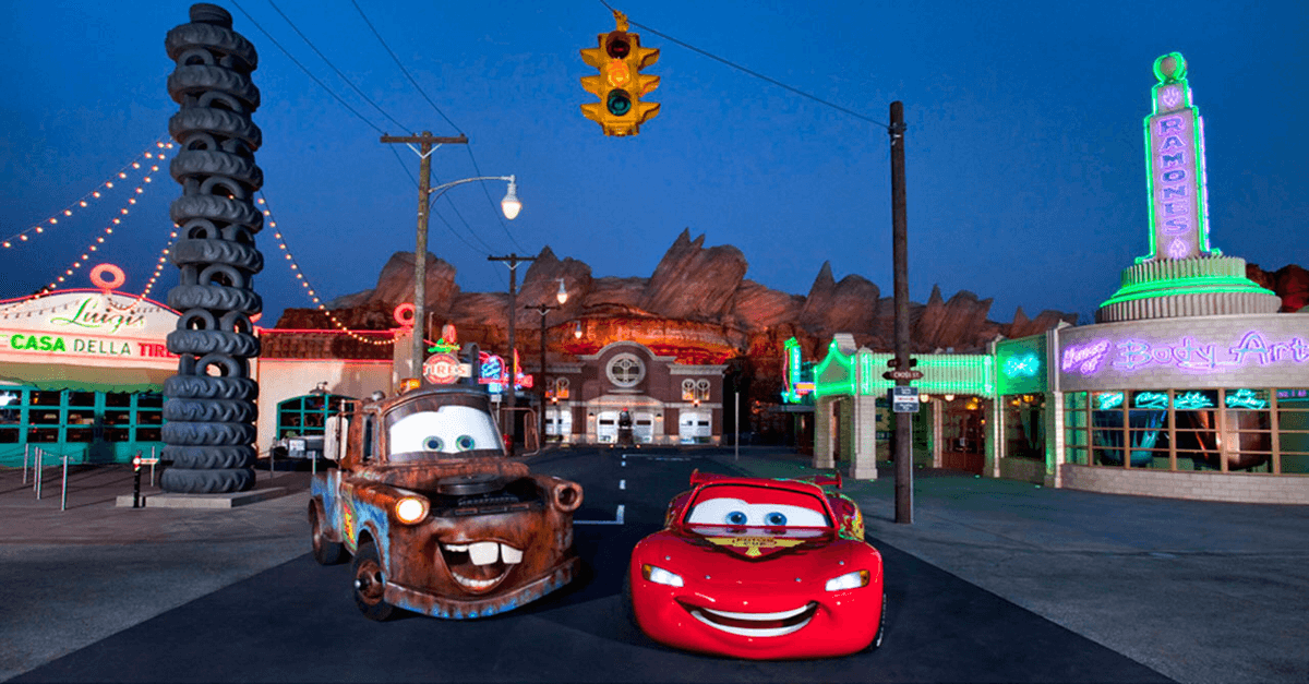 Cars Land in California Adventure mit Lightning McQueen und Mater