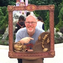 dein-dlrp Autor Torsten Weidemann in einem Beauty and the Beast Rahmen