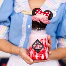 Ein ausgefallener Milchshake im Beaches & Cream Soda Shop als Beispiel für die amerikanische Küche in Disney World