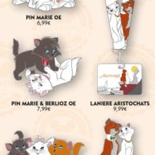 Auf einer Grafik des Disneyland Paris sind vier Pins zum Disneyklassiker Aristocats und ein passendes Pin-Lanyard abgebildet