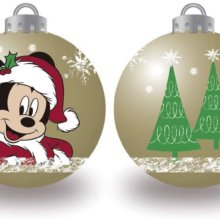 Mickey und Tannenbäume auf einer Weihnachtskugel