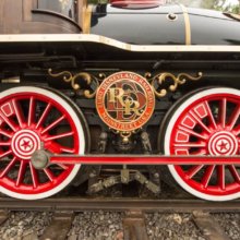 Bunt verzierte Räder an der Disneyland Railroad Eureka