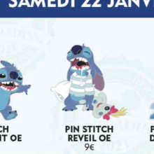 Zwei Pins mit Stitch und einer zum Jahr 2022