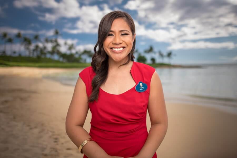 Cast Member Moli am Strand des Aulani Disney Resort Spa