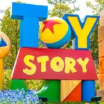 Toy Story Hotel Schild im Tokyo Disney Resort-sign