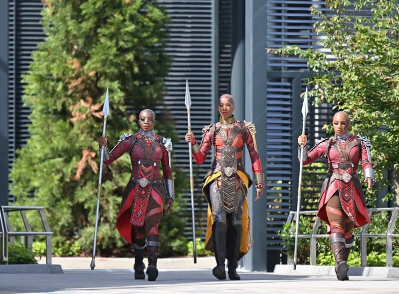 Warriors of Wakanda mit Speern in der Hand