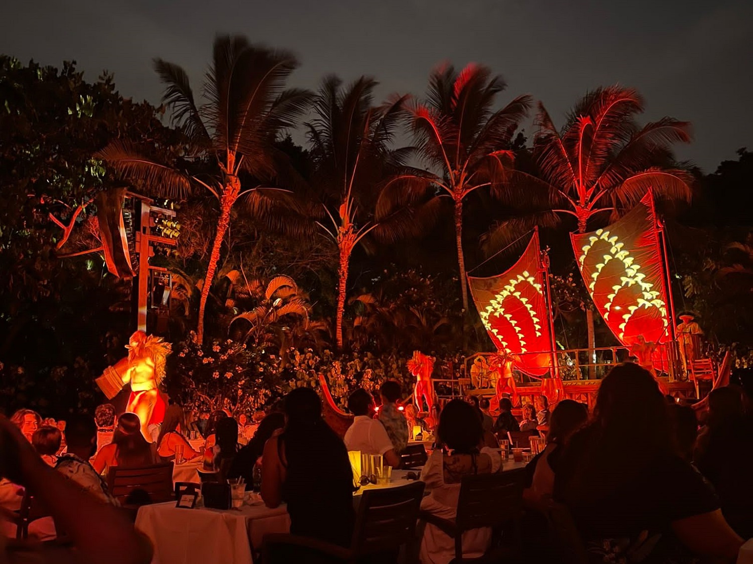 Abendshow Ka’a’Waa Hula in Disney's Aulani