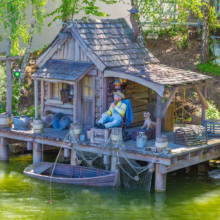 Figuren an den Rivers of the Far West im Frontierland