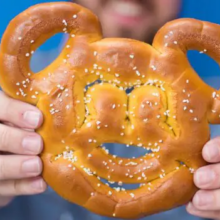 Bretzel in Mickey Mouse Form