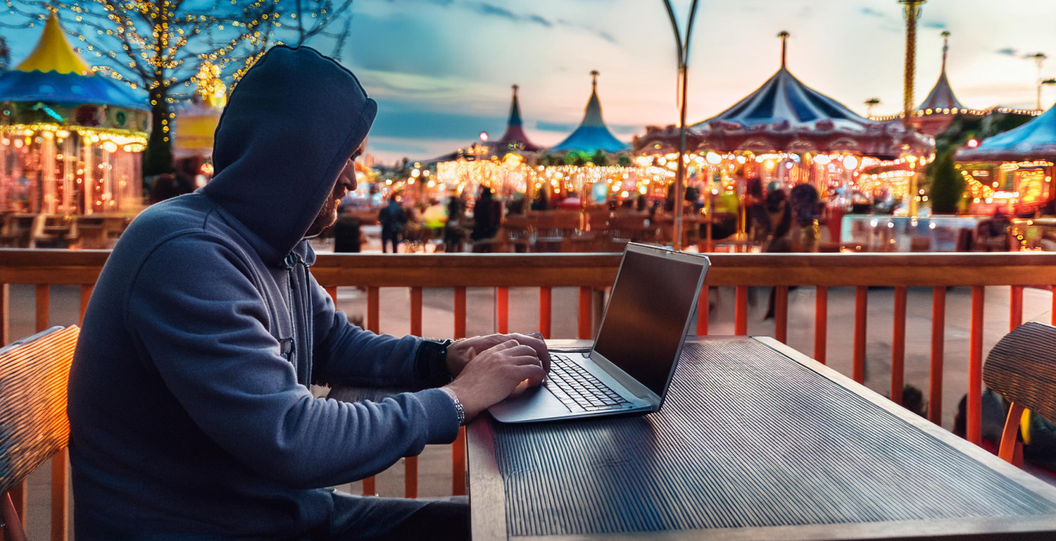 Symbolbild Hacker im Themenpark - erstellt mit KI