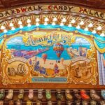 Süßigkeitenwand im Boardwalk Candy Palace in Disneyland Paris