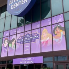 Eingang zur Expo des runDisney Princess Half Marathon Weekends 2025