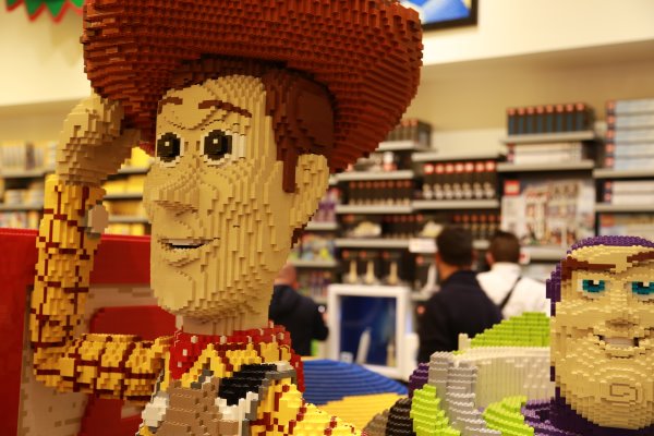 legostore.jpg